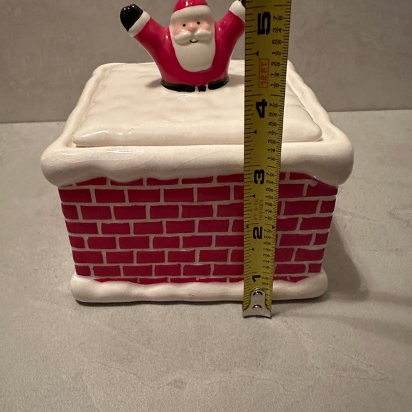Vintage Hallmark Christmas Santa Candy Container with Lid Square 4.75" x 4.75" - Picture 6 of 7